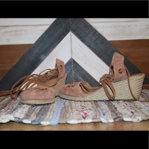 Lucky Brand Tan Wedges